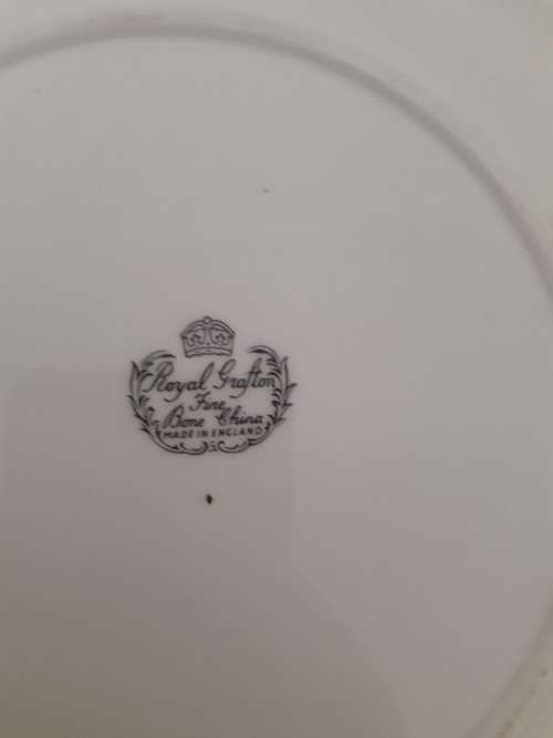 Royal Grafton x5 cake plates and big Cake plate