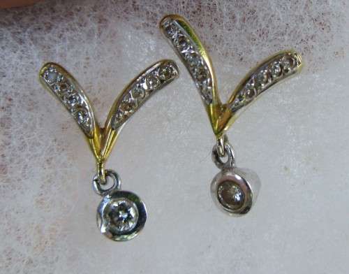 SOLID 18CT GOLD AND DIAMOND WISHBONE EARRINGS~R12000