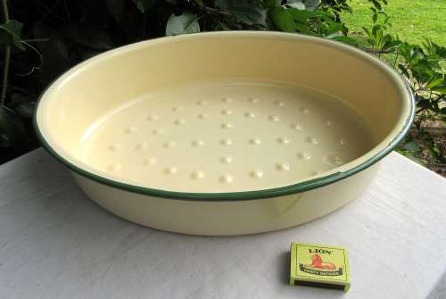 FREE COURIER~LARGE ENAMEL BASTING PAN OR BRAAIMEAT STORAGE~HANDLES