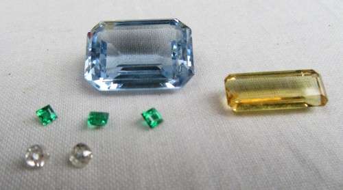DIAMONDS~AQUAMARINE~CITRINE~REAL EMERALDS~LOOSE STONES~ALL FOR ONE BID