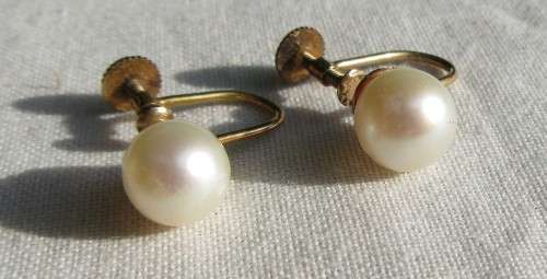 PAIR VINTAGE 9 CARAT GOLD AND GENUINE PEARL SCREW ON EARRINGS