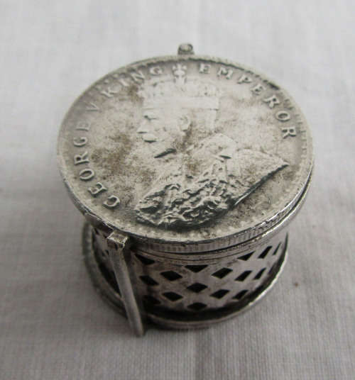 AMAZING VINTAGE/ANTIQUE COIN HOLDER~SILVER 1900S RUPEES TOP & BOTTOM~WITH ANCIENT COINS