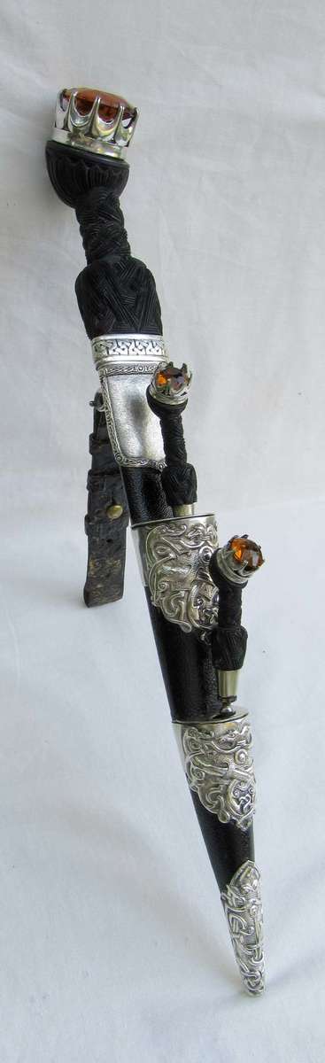 INCREDIBLE~GENUINE VTG SCOTTISH DIRK~COMPLETE WITH UTENSILS~CELTIC DESIGN SILVER