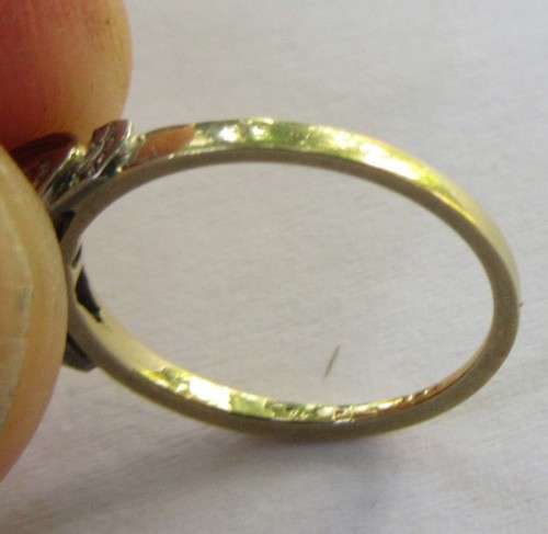 BEAUTIFUL VINTAGE 18 CARAT YELLOW & WHITE GOLD~GENUINE DIAMOND RING