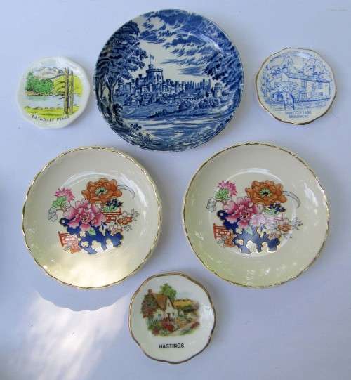 FAMOUS NAME COLLECTION CERAMIC PIN TRAYS INCLUDING VICTORIA SECRET VGC