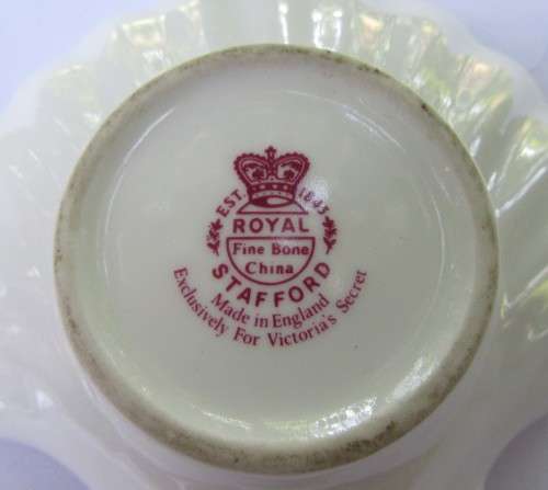 FAMOUS NAME COLLECTION CERAMIC PIN TRAYS INCLUDING VICTORIA SECRET VGC