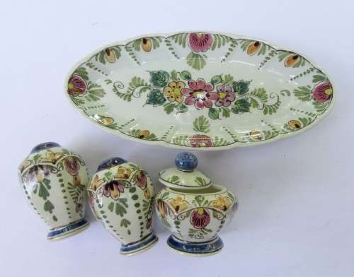 ATTRACTIVE VINTAGE SCARCE POLY CHROME COLOUR WAY DELFT CRUET SET ON TRAY