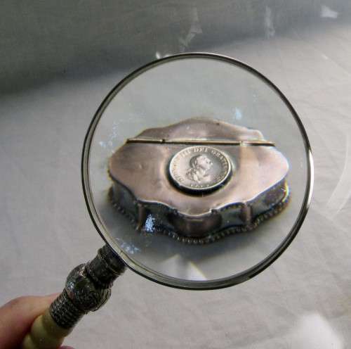MAGNIFYING GLASS WITH CROWN FINIAL IVORINE HANDLE~STRONG MAGNIFICATION