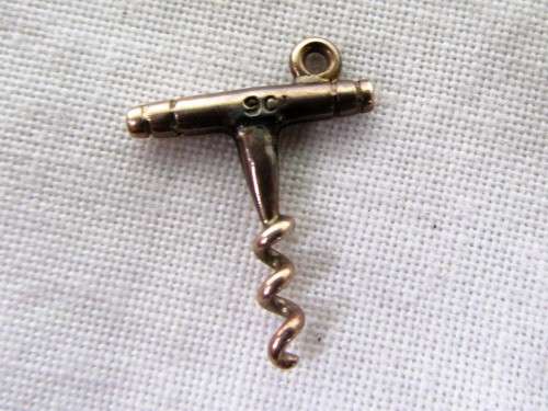 VERY RARE VINTAGE SOLID 9 CARAT GOLD WINE CORKSCREW CHARM FULLY MARKED