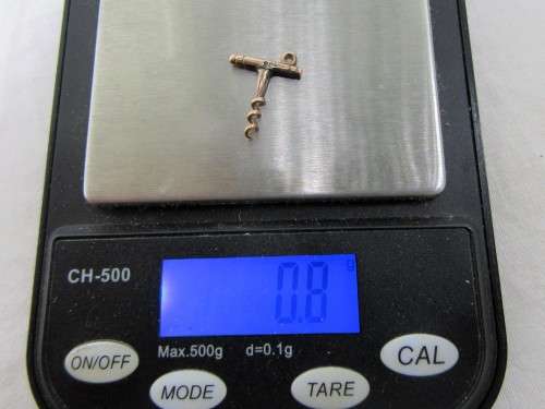 VERY RARE VINTAGE SOLID 9 CARAT GOLD WINE CORKSCREW CHARM FULLY MARKED