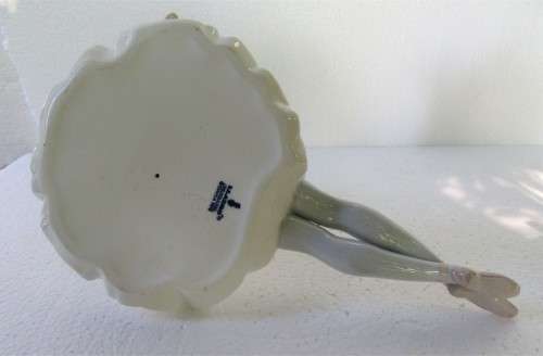 POPULAR RETIRED LLADRO SEATED BALLERINA FIGURINE PHYLLIS LEGS OUT FRONT PURPLE TOP