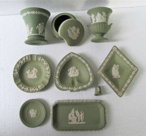 LARGE COLLECTION OF 9 VINTAGE JADE GREEN WEDGWOOD JASPER WARE ALL IN PERFECT CONDITION INCL THIMBLE