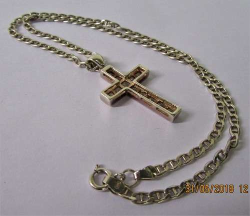 EXTRAORDINARY BEAUTIFUL SOLID 925 STERLING SILVER AND WHITE STONE CROSS PENDANT + QUALITY 48CMCHAIN