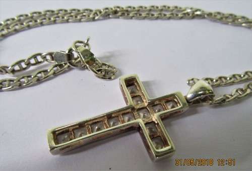 EXTRAORDINARY BEAUTIFUL SOLID 925 STERLING SILVER AND WHITE STONE CROSS PENDANT + QUALITY 48CMCHAIN