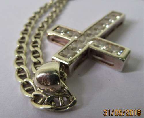 EXTRAORDINARY BEAUTIFUL SOLID 925 STERLING SILVER AND WHITE STONE CROSS PENDANT + QUALITY 48CMCHAIN