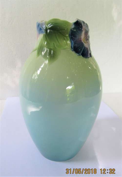 ATTRACTIVE MORNING GLORY PORCELAIN VASE BY FRANZ EXCELLENT CONDITION