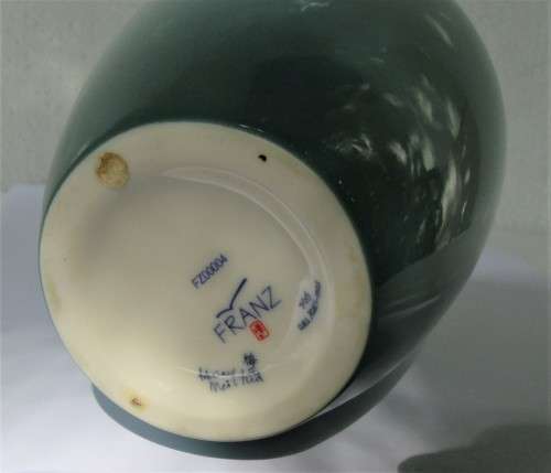 ATTRACTIVE MORNING GLORY PORCELAIN VASE BY FRANZ EXCELLENT CONDITION