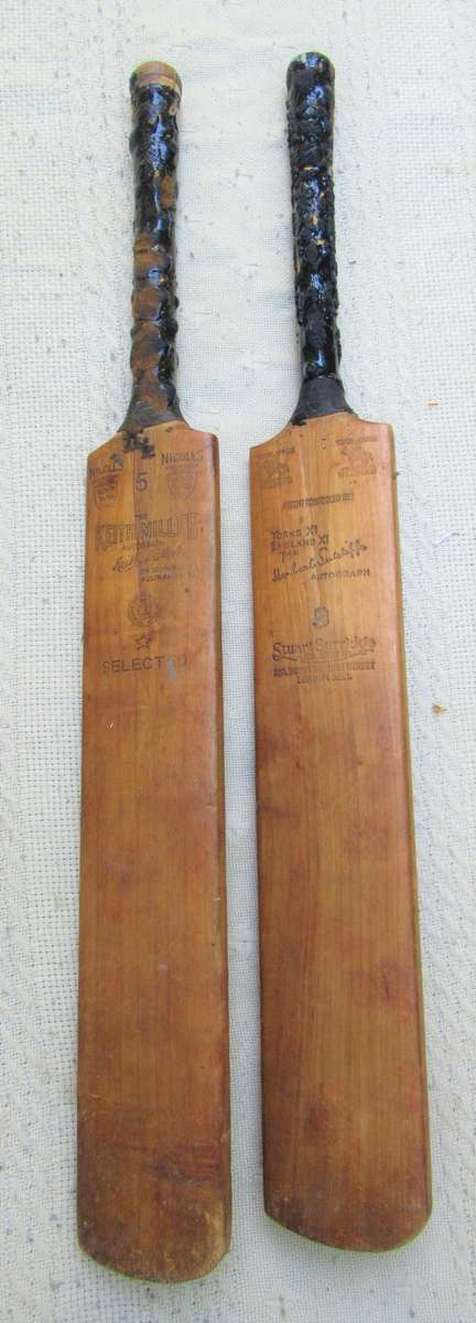 VERY OLD CRICKET SET 2 BATS, SET OF WICKETS, OLD BALLS AND ORIGINAL BAG USED BUT INTACT