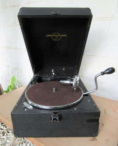 VINTAGE COLUMBIA BOX GRAMAPHONE SUPERB CONDITION~WORKS 100%