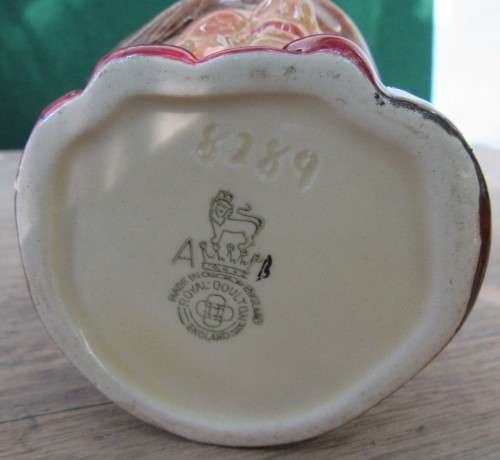 SELDOME SEEN ROYAL DOULTON VINTAGE ROYAL DOULTON SAIREY GAMP ASH POT NO DAMAGES