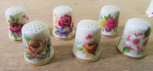WOW COLLECTION 17 MASON'S CERAMIC COLLECTOR THIMBLES GILT FLORALS NO DAMAGES
