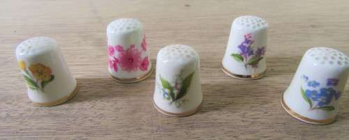 WOW COLLECTION 17 MASON'S CERAMIC COLLECTOR THIMBLES GILT FLORALS NO DAMAGES