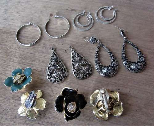 CONTAINER PULL OUT DRAW BOX FULL OF AMAZING EARRINGS BROOCHES PENDANTS AND MORE~HIGH VALUE!!!
