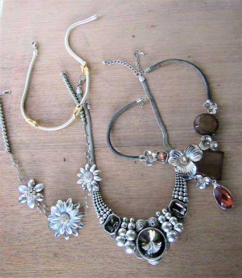 NOVELTY BOOK SHAPED SOLID WOOD ANTIQUE BOX FULL OF QUALITY COSTUME JEWELRY~BARGAIN L@@K!!!!