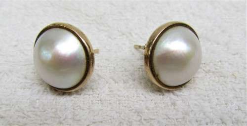 9 CARAT GOLD MABE PEARL EARRINGS WITH BUTTERFLY CLASPS REPLACEMENT R4500