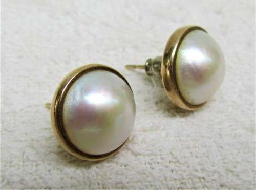 9 CARAT GOLD MABE PEARL EARRINGS WITH BUTTERFLY CLASPS REPLACEMENT R4500