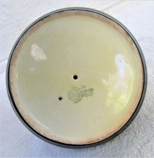 RARE ROYAL DOULTON CHARACTER MATCH HOLDER ON ROUND BASE NO DAMAGES