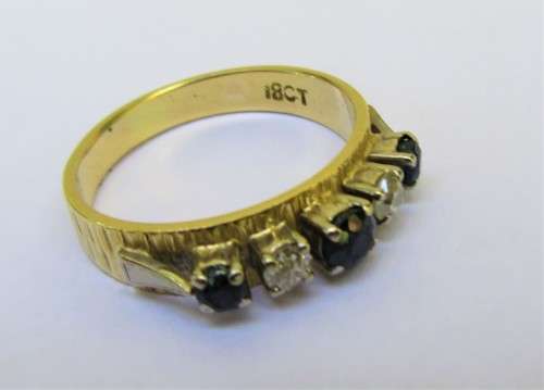 STUNNING SOLID 18 CT GOLD DIAMOND/SAPPHIRE RING~SEE MORE INCREDIBLE STUFF ON MY SITE~COMBINE FREE