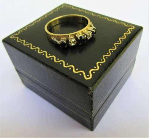 STUNNING SOLID 18 CT GOLD DIAMOND/SAPPHIRE RING~SEE MORE INCREDIBLE STUFF ON MY SITE~COMBINE FREE