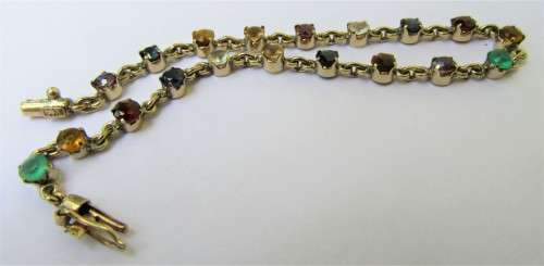 PRETTY VINTAGE 14 K GOLD BRACELET WITH 14 SEMI-PRECIOUS STONES ALL INTACT WOW!!!