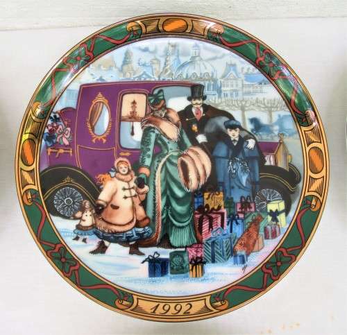 UNUSUAL SET OF DANISH ROYAL COPENHAGEN PLATES RICH COLOUR DECORATION~FREE COURIER DELIVERY!!!
