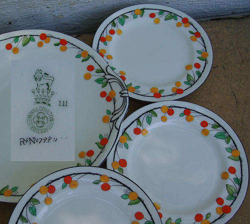 LOVELY FUNCTIONAL ROYAL DOULTON 7 PCE SANDWICH SET~ART DECO DESIGN