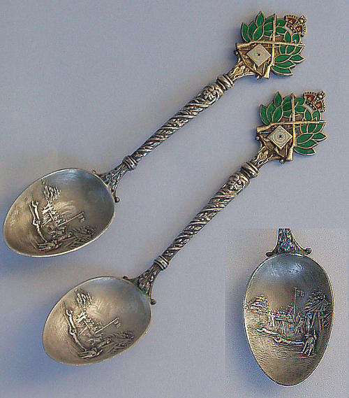 PAIR~RARE HM 1905 CROSSED RIFLE SPOONS~RAISED EDWARDIAN MILITARY SHOOTING SCENES
