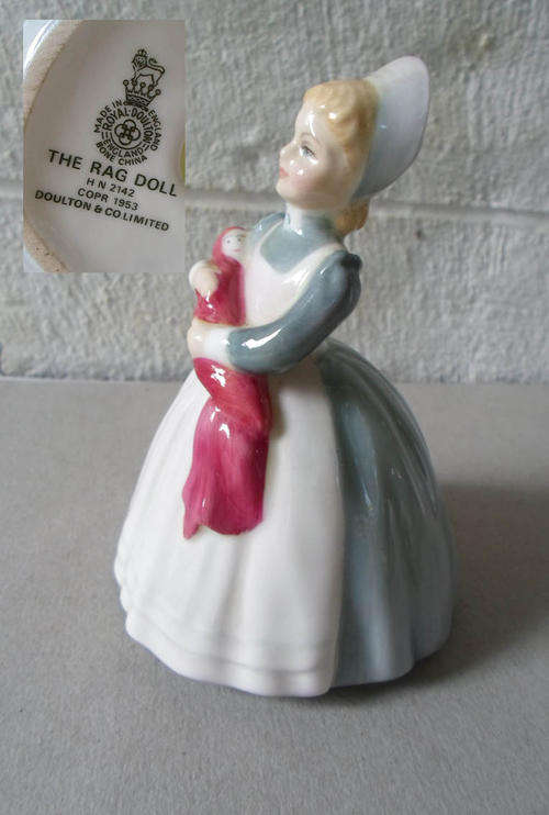 VALENTINES BARGAIN BUY~CHARMING VINTAGE ROYAL DOULTON FIGURINE~RAG DOLL HN 2142 C 1954