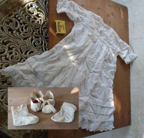 ANTIQUE DOLLS COTTON AND LACE DRESS MOP BUTTONS, SOCKS AND SHOES