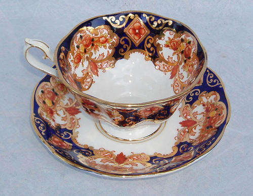 CRAZY R1 SALE~VINTAGE ROYAL ALBERT~HEIRLOOM & GREENWOOD TREE~STUNNING!!!!!!