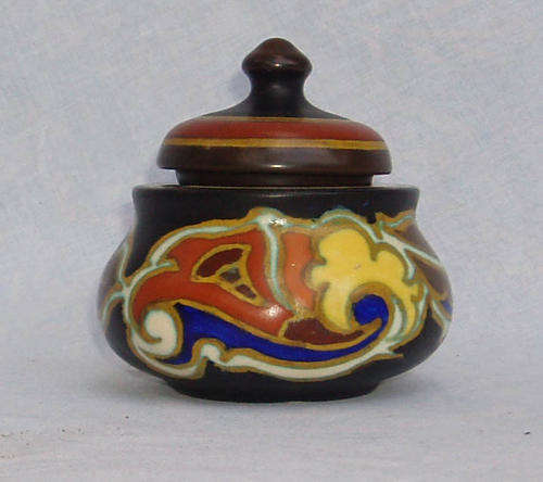 RARE VINTAGE GOUDA INK WELL~NICE BRIGHT COLOURFULL PATTERN~MUSTC