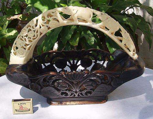 WED R1~BEAUTIFUL VINTAGE~GENUINE EBONY&IVORY~HAND CARVED~DECORATIVE~AMUSTC!!!!