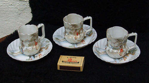 INTERESTING VINTAGE CHINESE CUPS AND SAUCERS HANDPAINTED~BULBOUS DESIGN~HAVALOOK