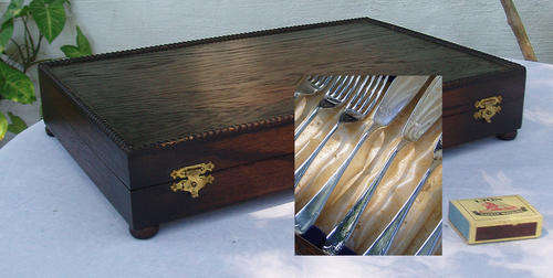 VINTAGE BEADED EDGE BOX~OAK LOOKING~12 PCE SP CUTLERY~EXCELLENT CONDITION