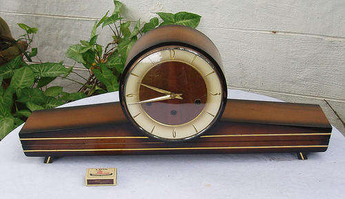 NICE RETRO STYLE 50'S/60'S WOODEN MANTEL CLOCK~WESTMINSTER CHIME~SERVICED, WORKING 100%