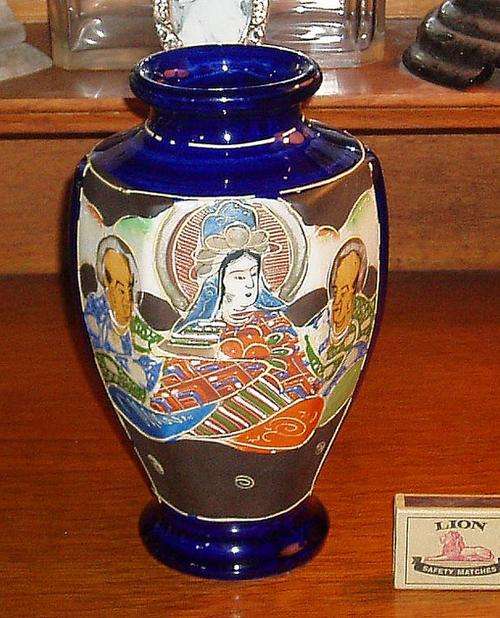 ORIENTAL SATSUMA STYLE VASE~PAINTED FACES GILT & ENAMELS ON DEEP BLUE~STRIKING