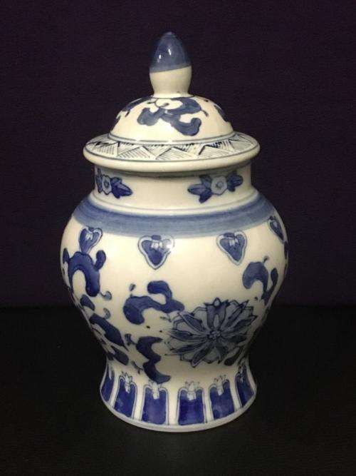 CHINESE BLUE and WHITE GINGER JAR WITH LID