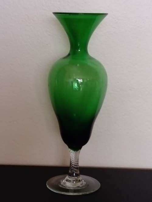 BEAUTIFUL GREEN VASE WITH CLEAR STEM
