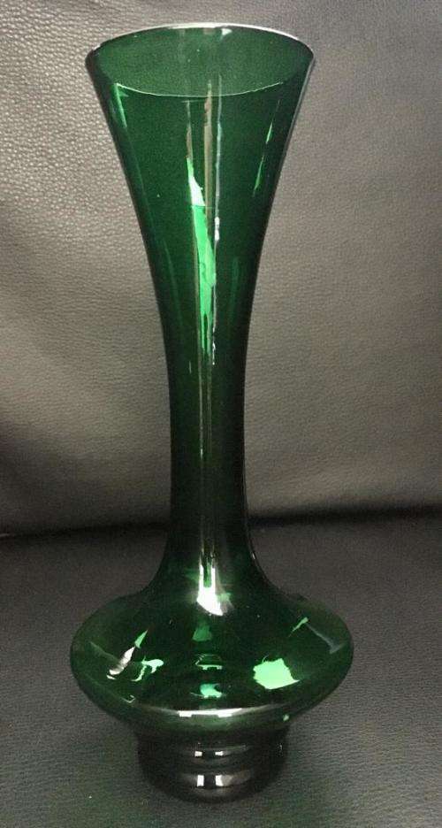 BEAUTIFUL GREEN VASE