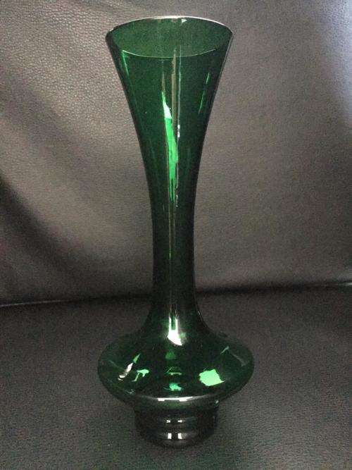 BEAUTIFUL GREEN VASE